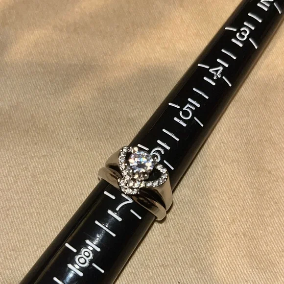 18k gp heart ring ๐ set lab created ๐ diamond - Picture 2 of 8